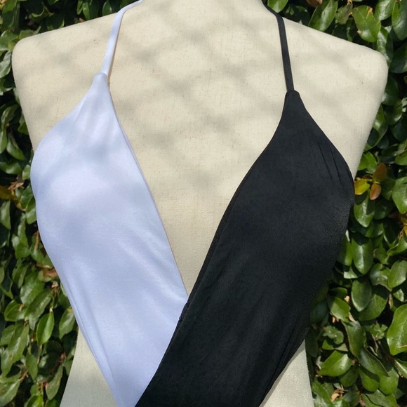 NWT Bar III Women's One Piece Swimsuit Medium Black White Color Block Halter - Picture 5 of 7